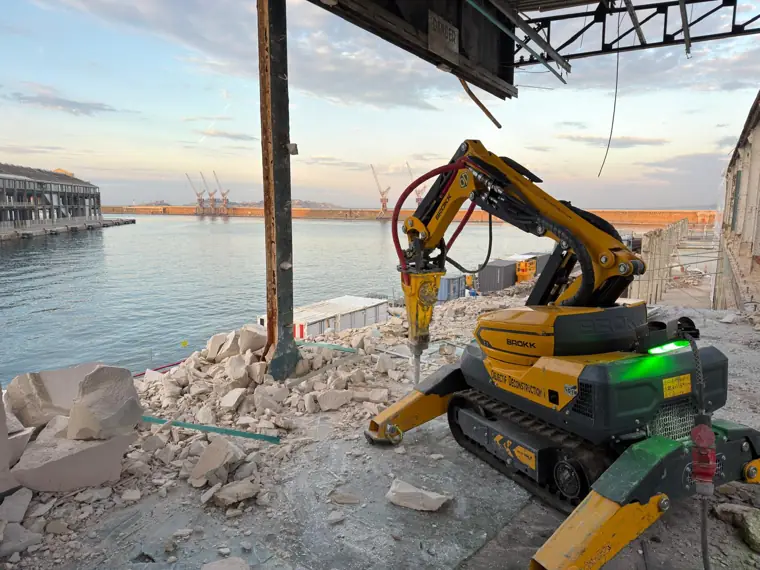 Chantier récent de démolition robotisée BROKK — Objectif Déconstruction