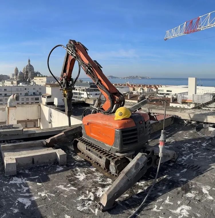 Chantier récent de démolition robotisée BROKK — Objectif Déconstruction