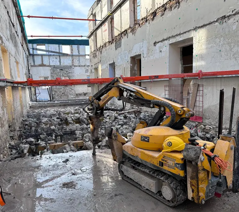 Chantier récent de démolition robotisée BROKK — Objectif Déconstruction